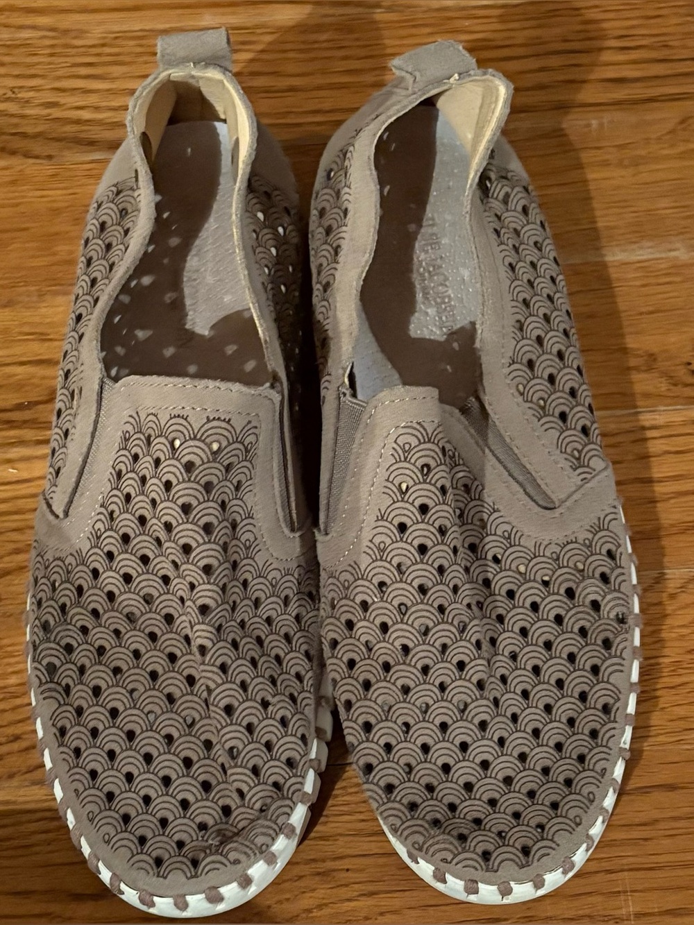 Ilse Jacobsen “HORNBAEK” Women's Tulip Slip-On Flat, Taupe, Size 39/8.5